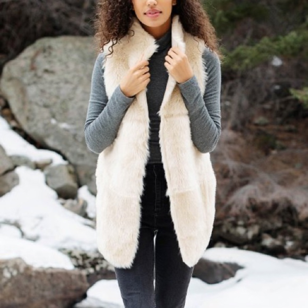 HP🎉Plus Sherpa Ivory Chalet Vest - Picture 3 of 4